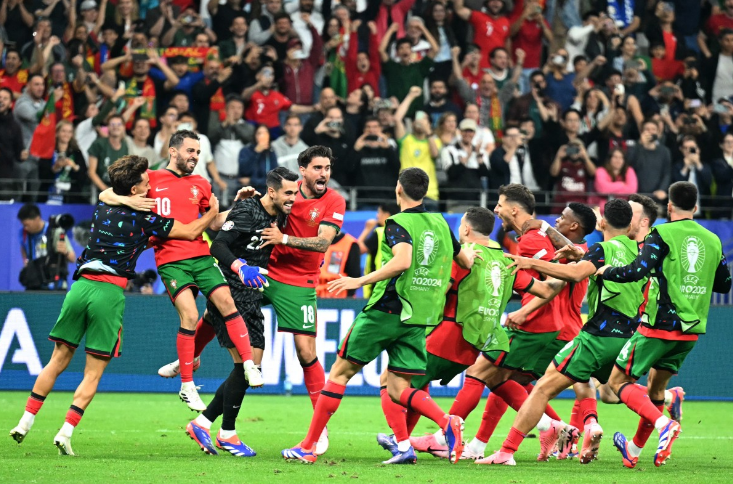 《揭秘真人FIFA球盘公司:如何选择靠谱的平台与玩法》